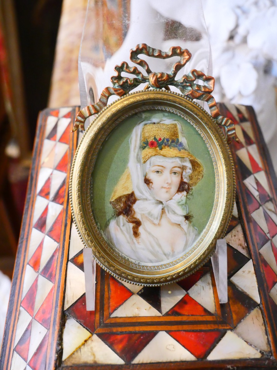 Portrait miniature jeune femme au chapeau 18e-photo-1