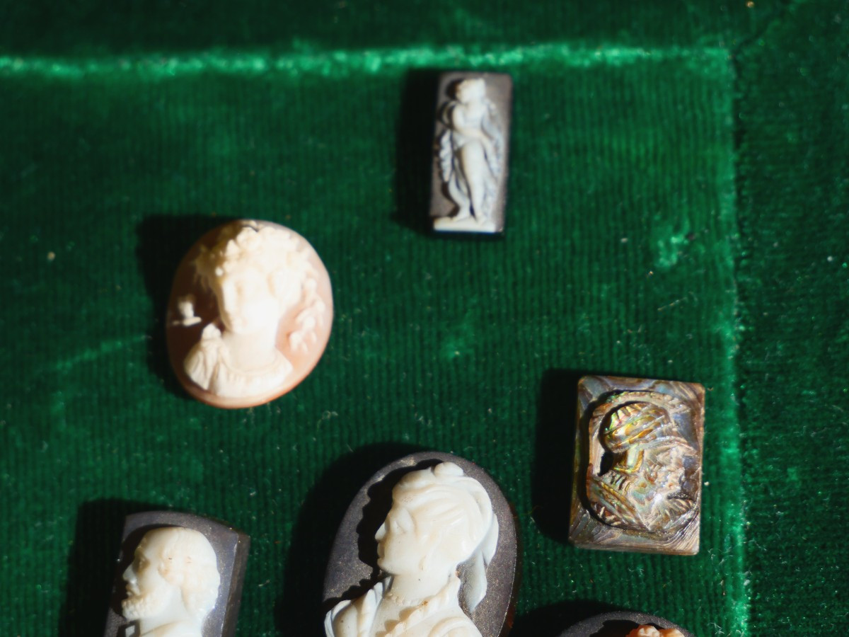 Un ensemble de neuf camées-photo-3