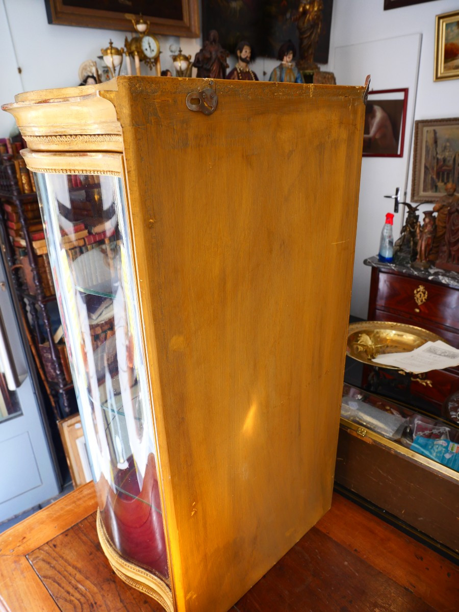 Curved Corner Display Case-photo-1