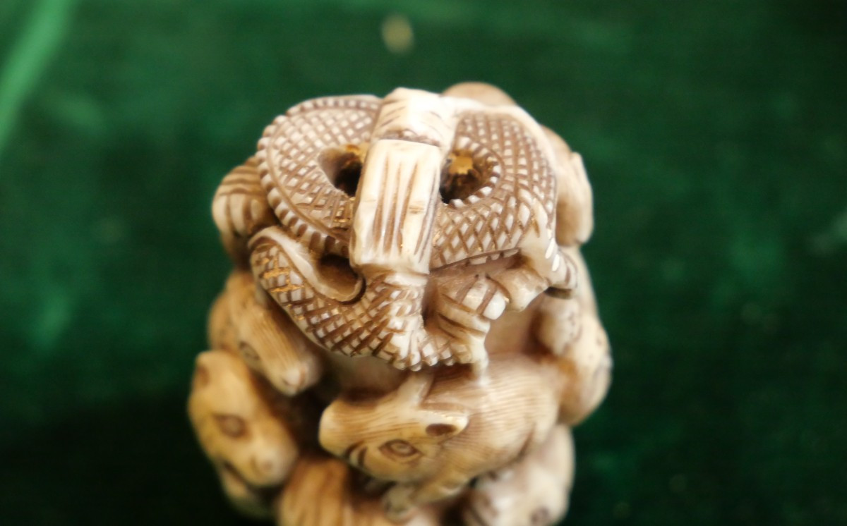 Netsuke Group Of Animals-photo-3