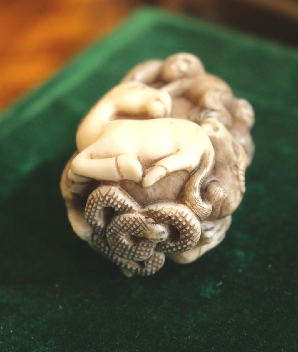 Netsuke Group Of Animals-photo-1