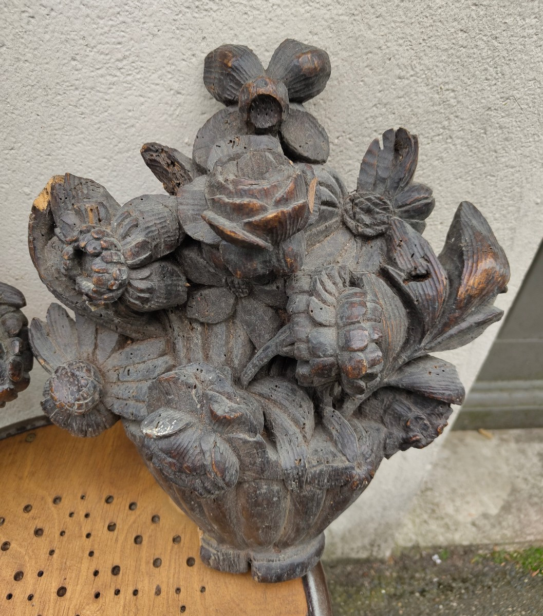 Paire de pots fleuris bois sculpté 18e-photo-4