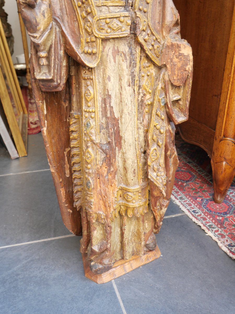 17th-century Carved Wooden Bishop-photo-4