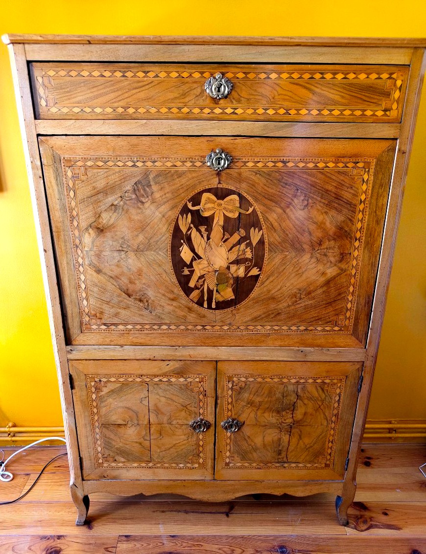 Secrétaire en marqueterie style transition 