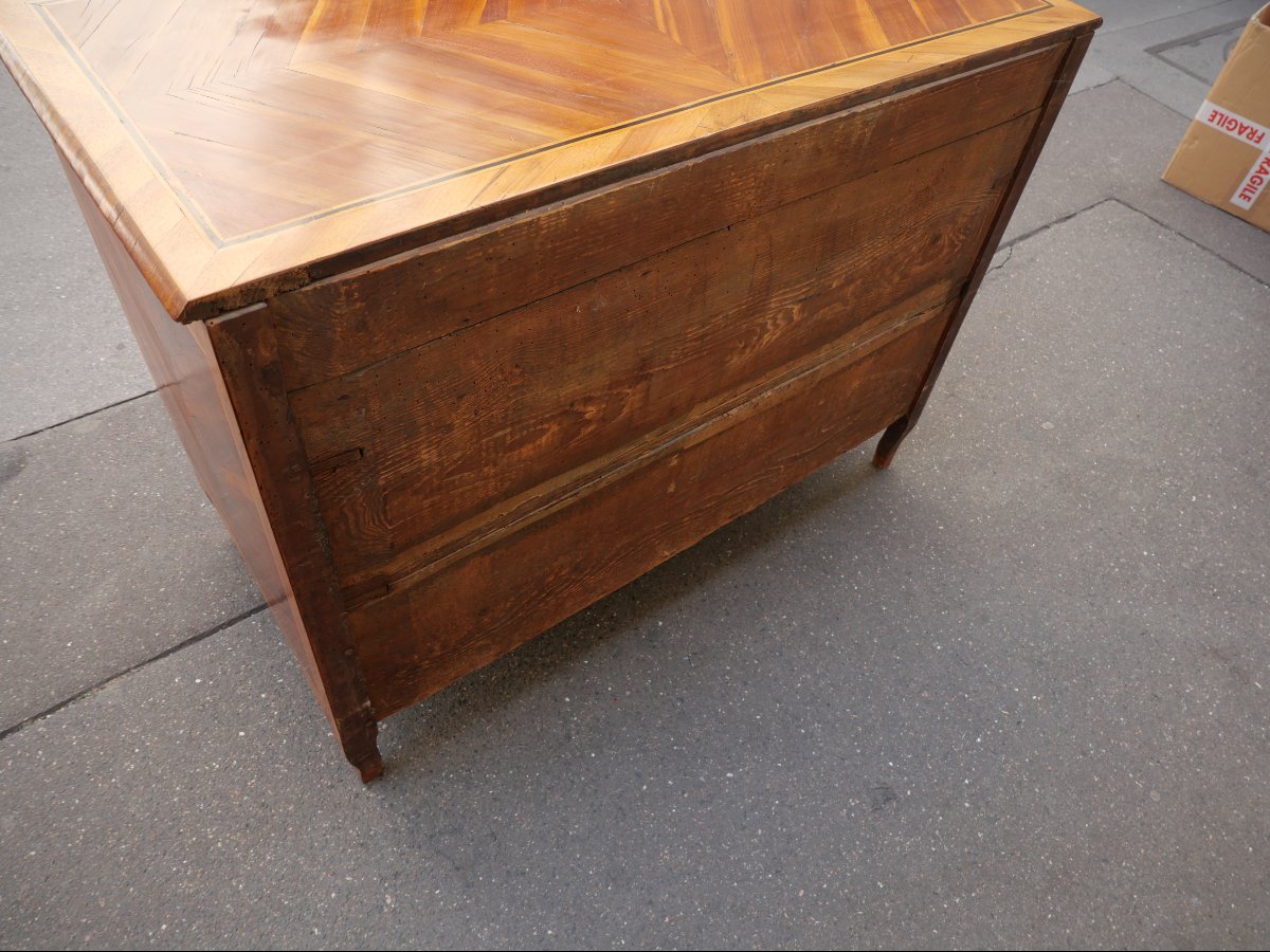 Louis XV-era Chest Of Drawers -photo-1