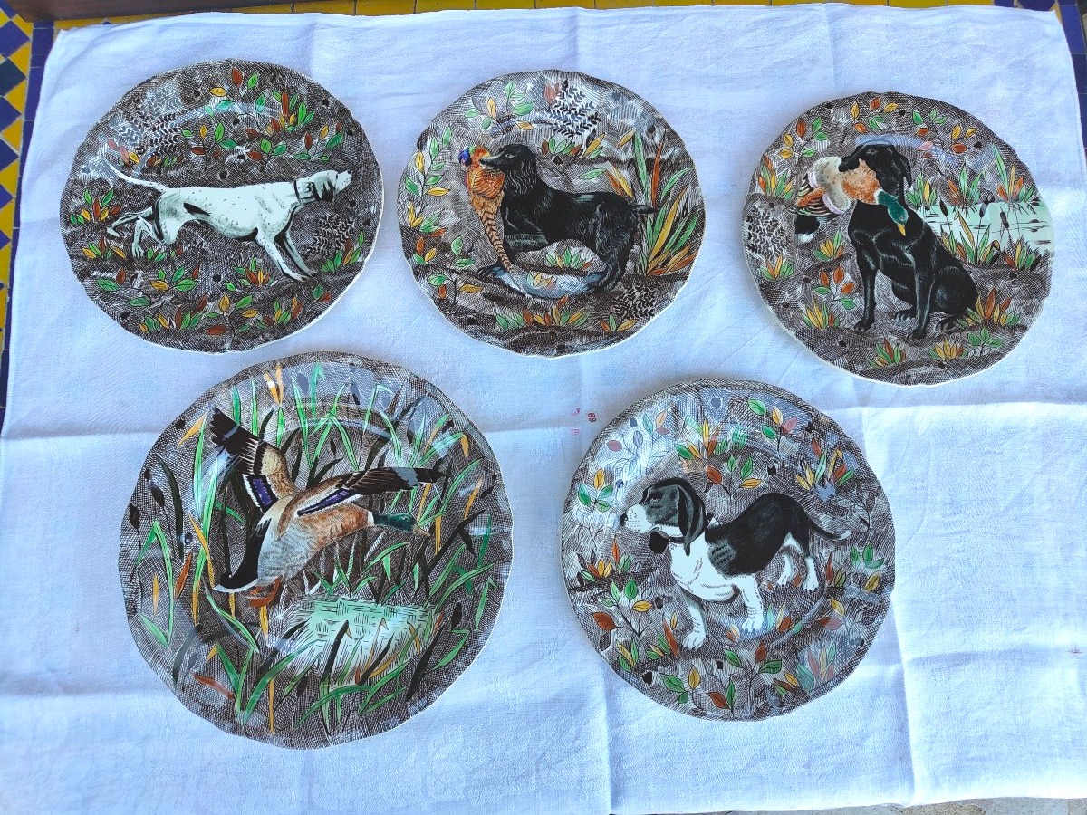 Five Rambouillet Gien Serving Plates