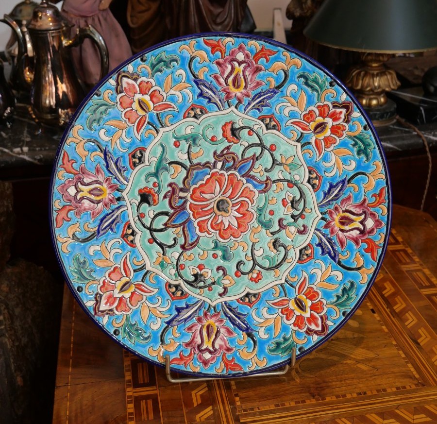 Plat en faience de Longwy