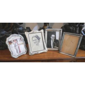 Lot de quatre cadres en argent 