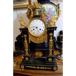 Grande pendule consulat fin du 18e