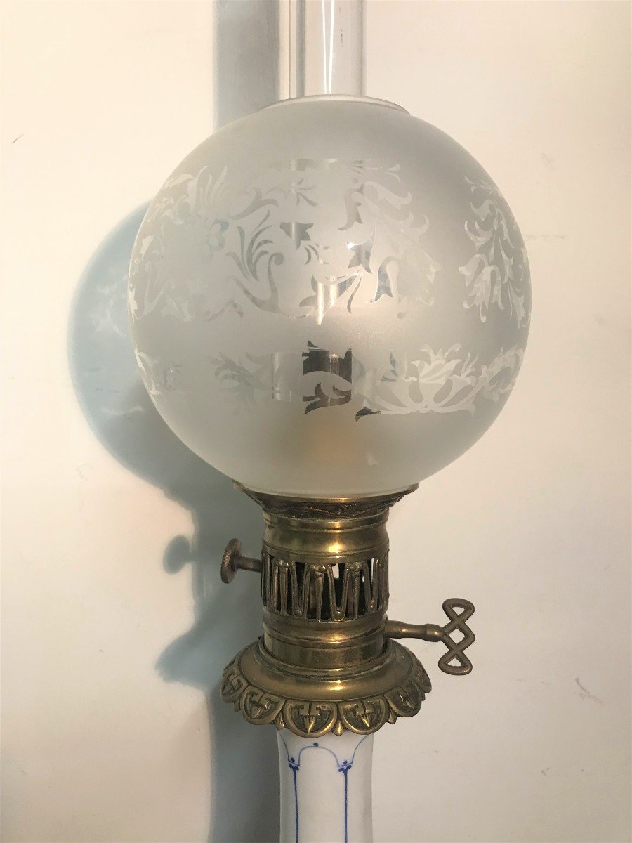 Paire de lampes à huile porcelaine et bronze XIXème siècle-photo-2