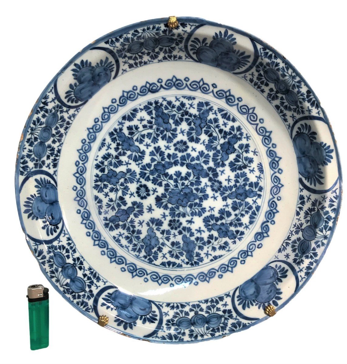 Grand plat en faïence époque XVIIème siècle