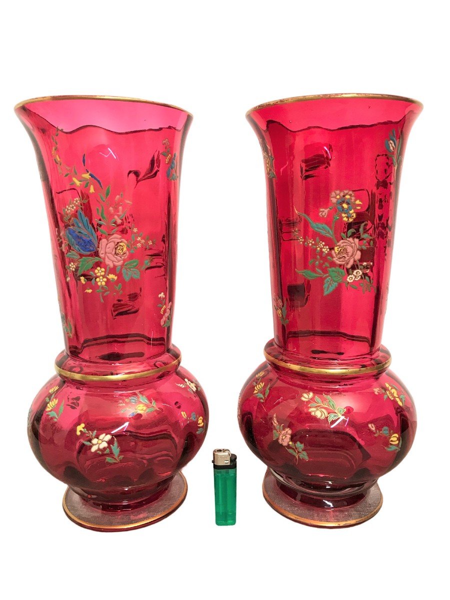 Grande paire de vases en verre décor émaillé XIXème siècle