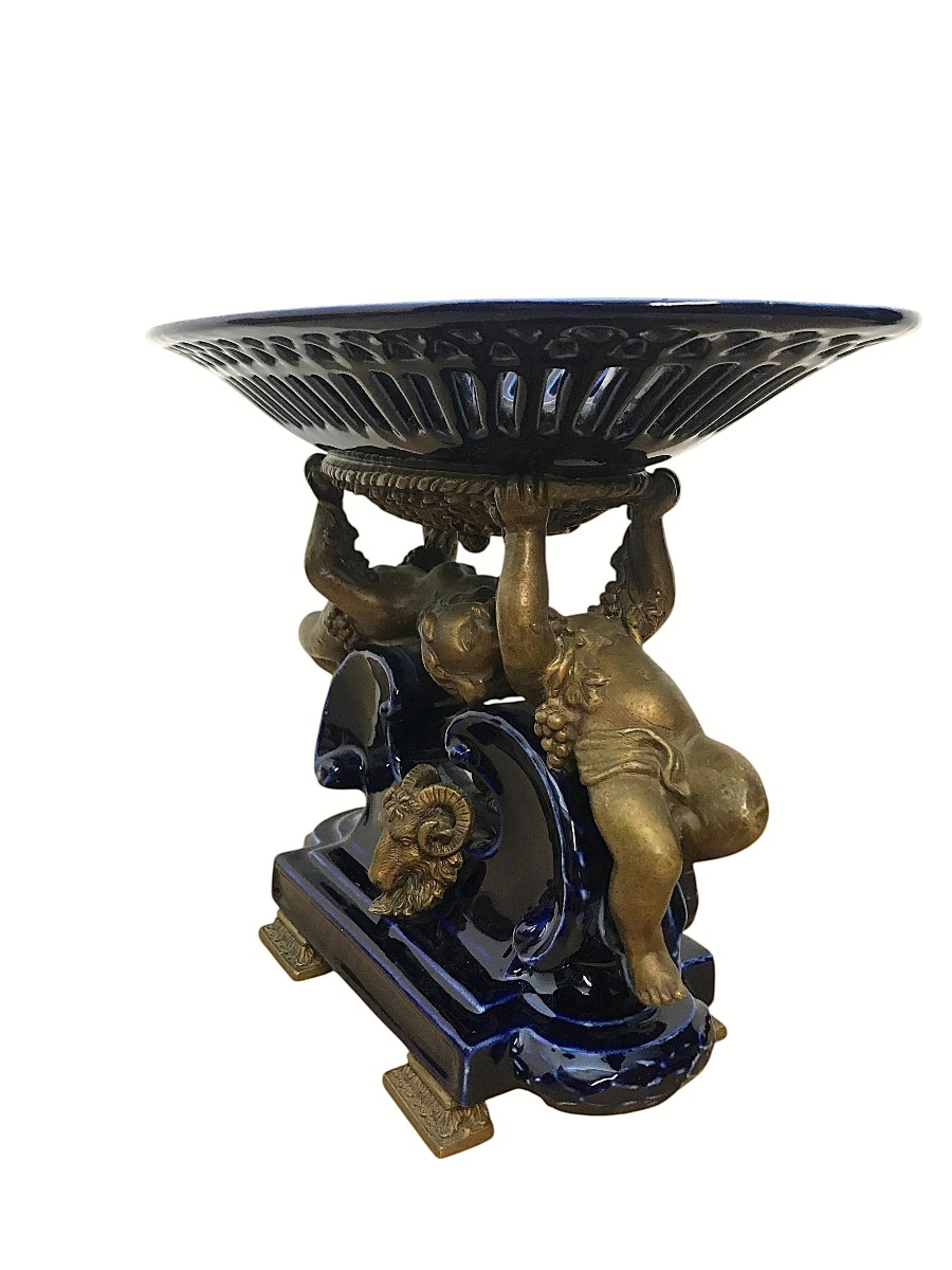 Above All, Porcelain Tableware And Bronze Cupids-photo-5