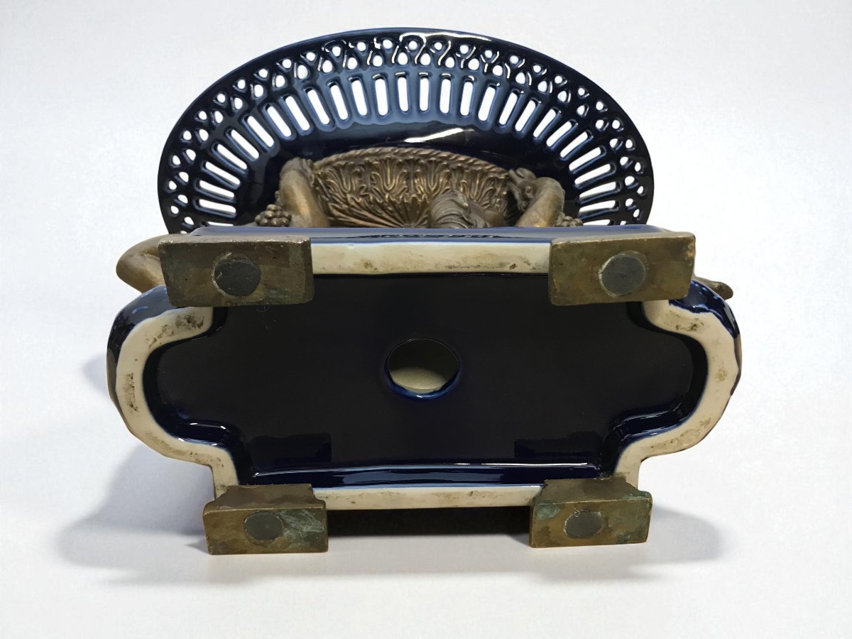 Above All, Porcelain Tableware And Bronze Cupids-photo-7