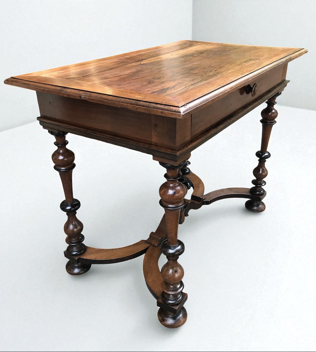 Table en noyer époque Louis XIV-photo-1