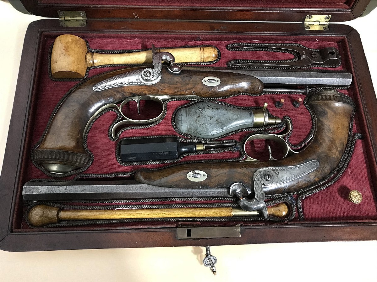 Coffret de pistolets d'officier 19ème siècle-photo-2