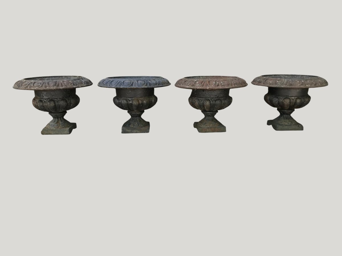 Quatre vases médicis en fonte-photo-1