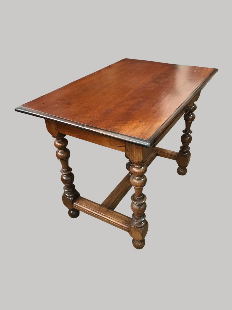 Petite table Louis XIII en noyer 17ème siècle-photo-2