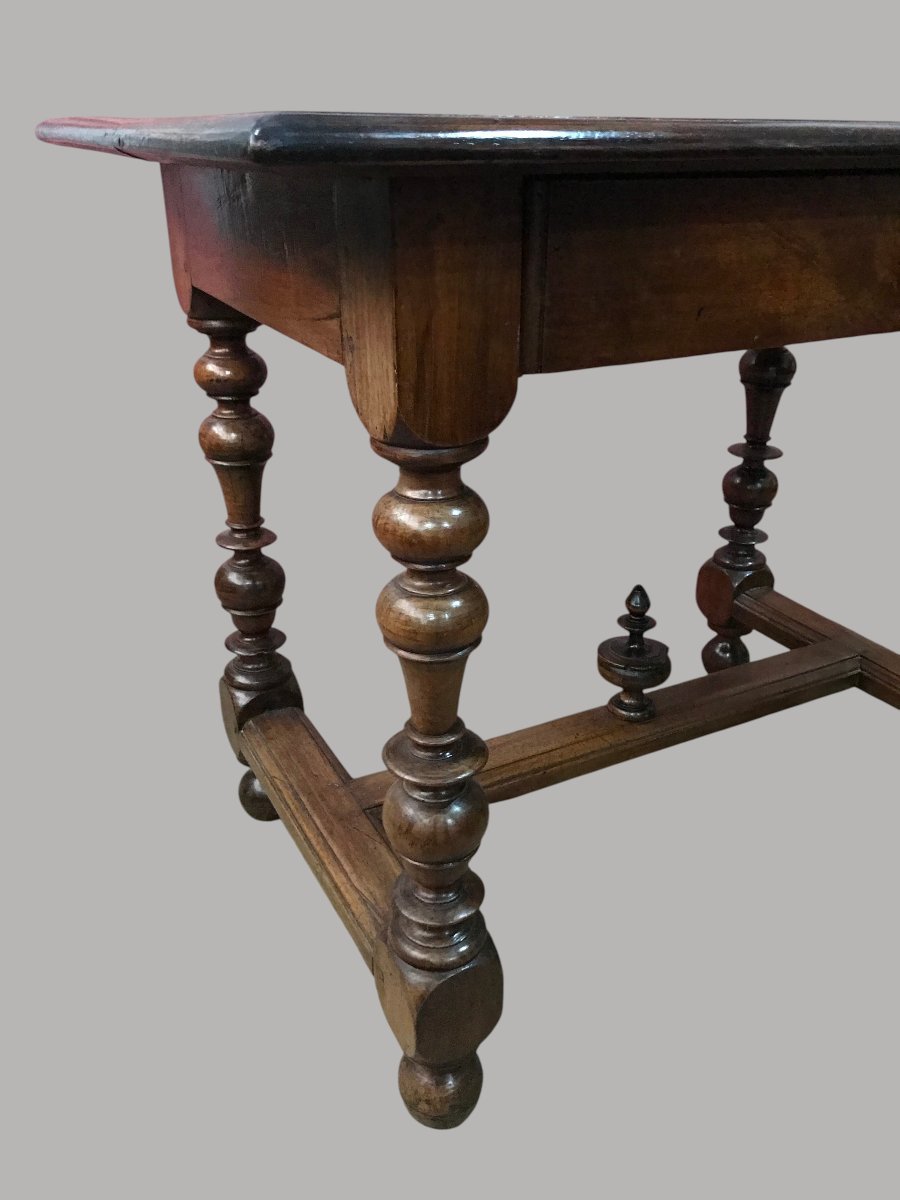 Petite table Louis XIII en noyer 17ème siècle-photo-2