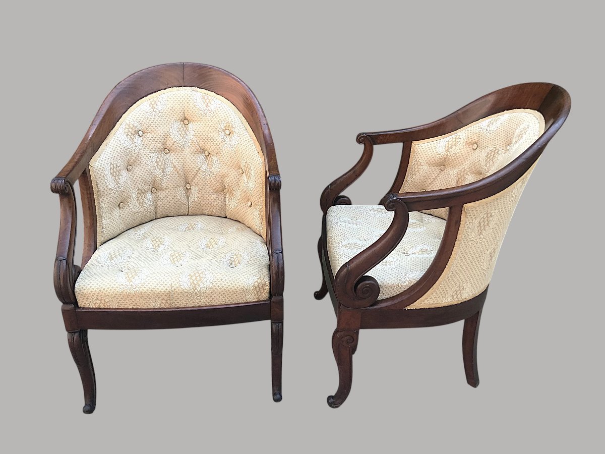 Paire de fauteuils gondole en acajou d'époque restauration estampillés Jeanselme