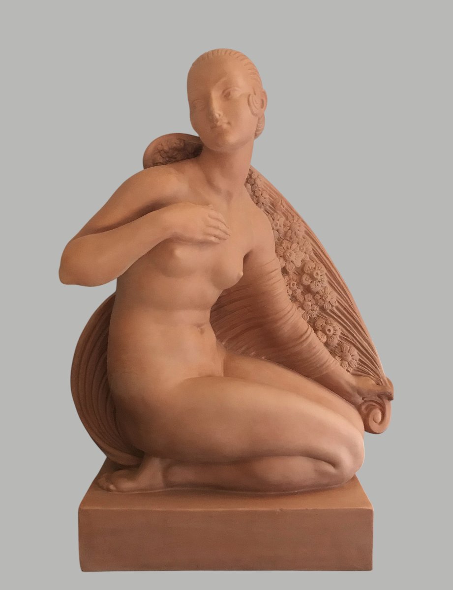 Sculpture Art déco – Femme nue à la corne d’abondance – Terre cuite signée Joe Descomps