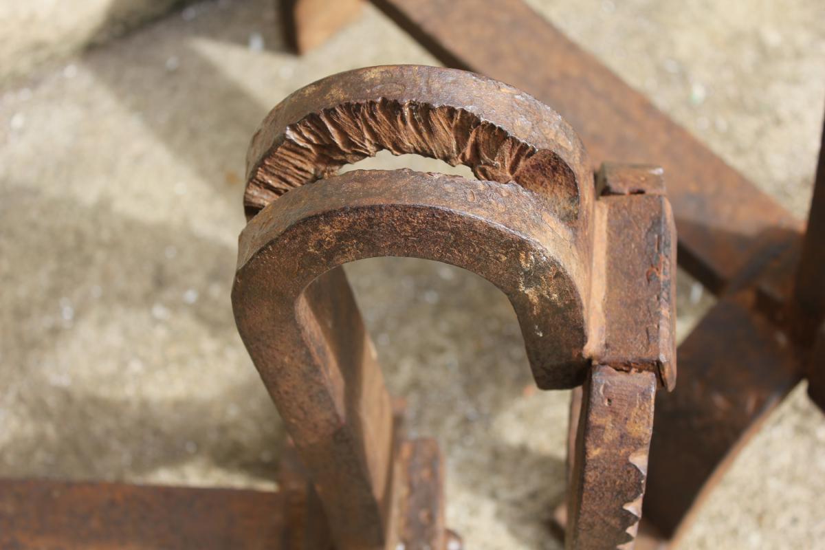 Paire de chenets en fer forgé XX ème siècle-photo-5
