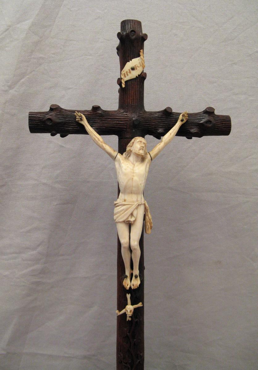 Crucifix Carved Ivory With Vanity Time Nineteenth Century-photo-2