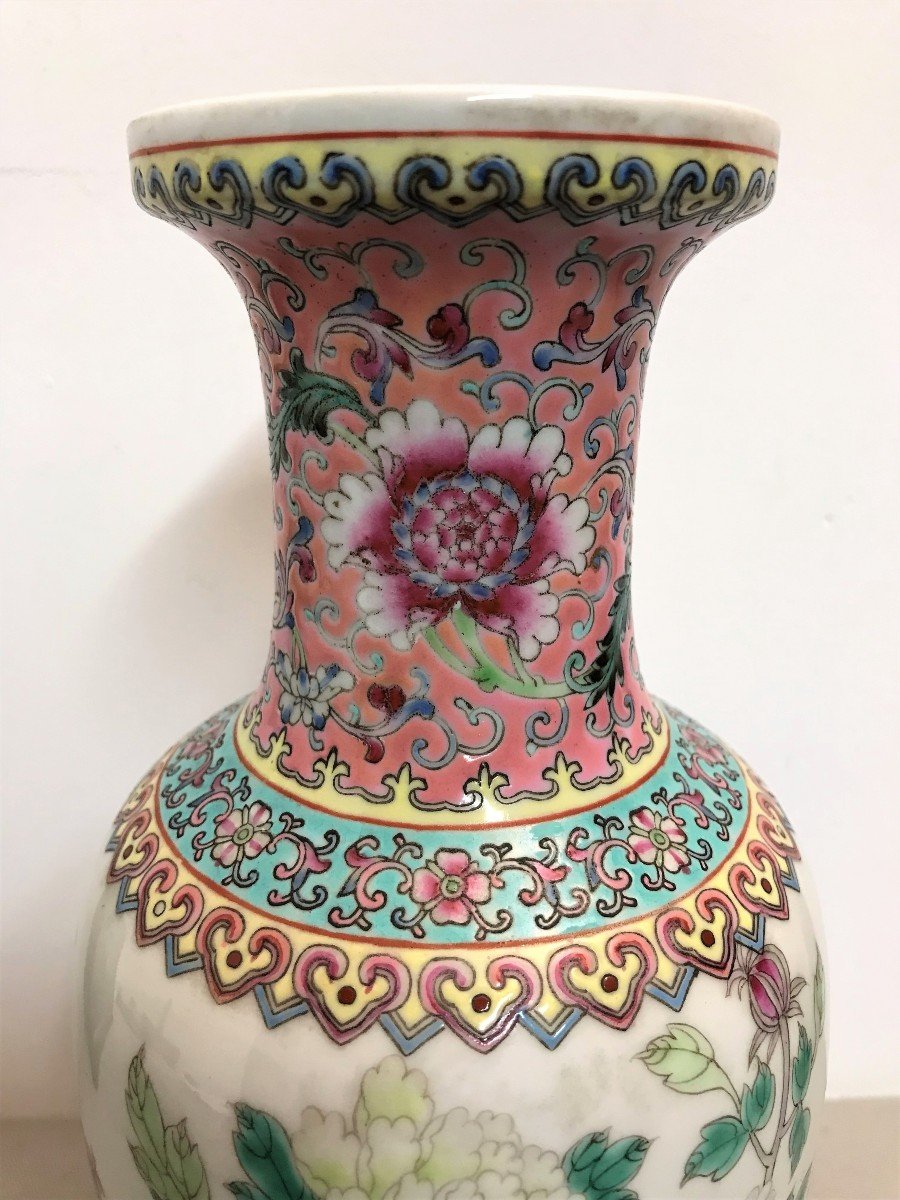 Chinese Famille Rose Vase From The 20th Century-photo-4
