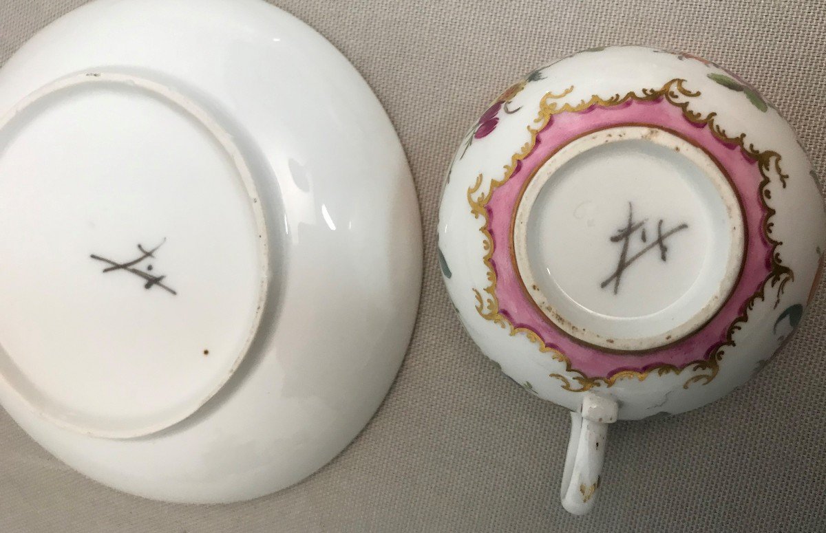 Tasses en porcelaine de Meissen époque XVIII ème siècle-photo-4