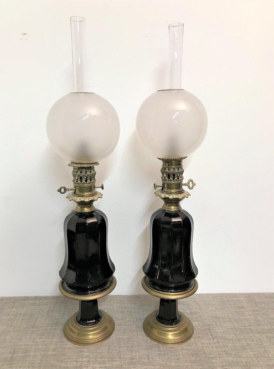 Paire de lampes à huile en opaline époque XIXème siècle