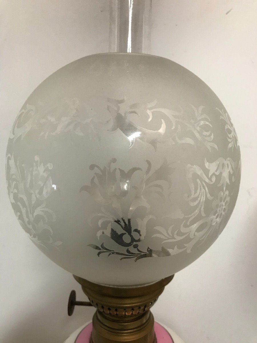 Paire de lampes à pétrole en porcelaine époque XIXème siècle-photo-2