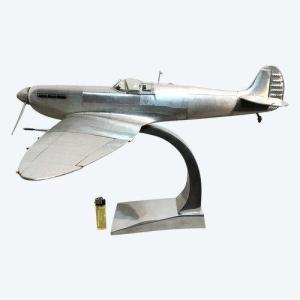 Maquette d'avion de chasse