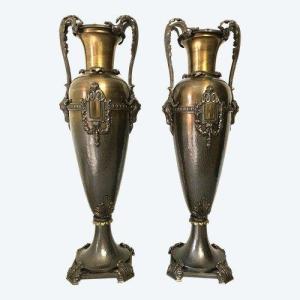 Grande paire de vases en laiton et cuivre fin XIXème siècle