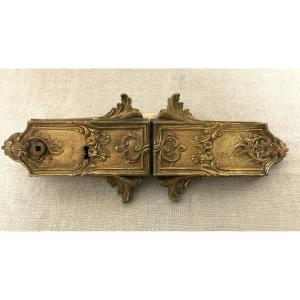 Serrure de style Louis XV bronze doré