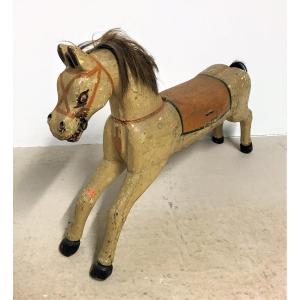 Cheval de manège en bois époque XIXème siècle