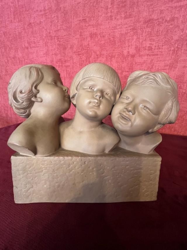 Bustes De Trois Jeunes Enfants, Terre Cuite signée D DANIEL