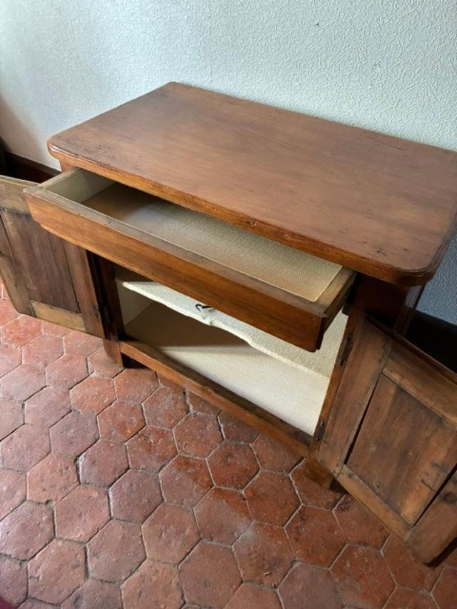 Small 18th Century Community Buffet-photo-4
