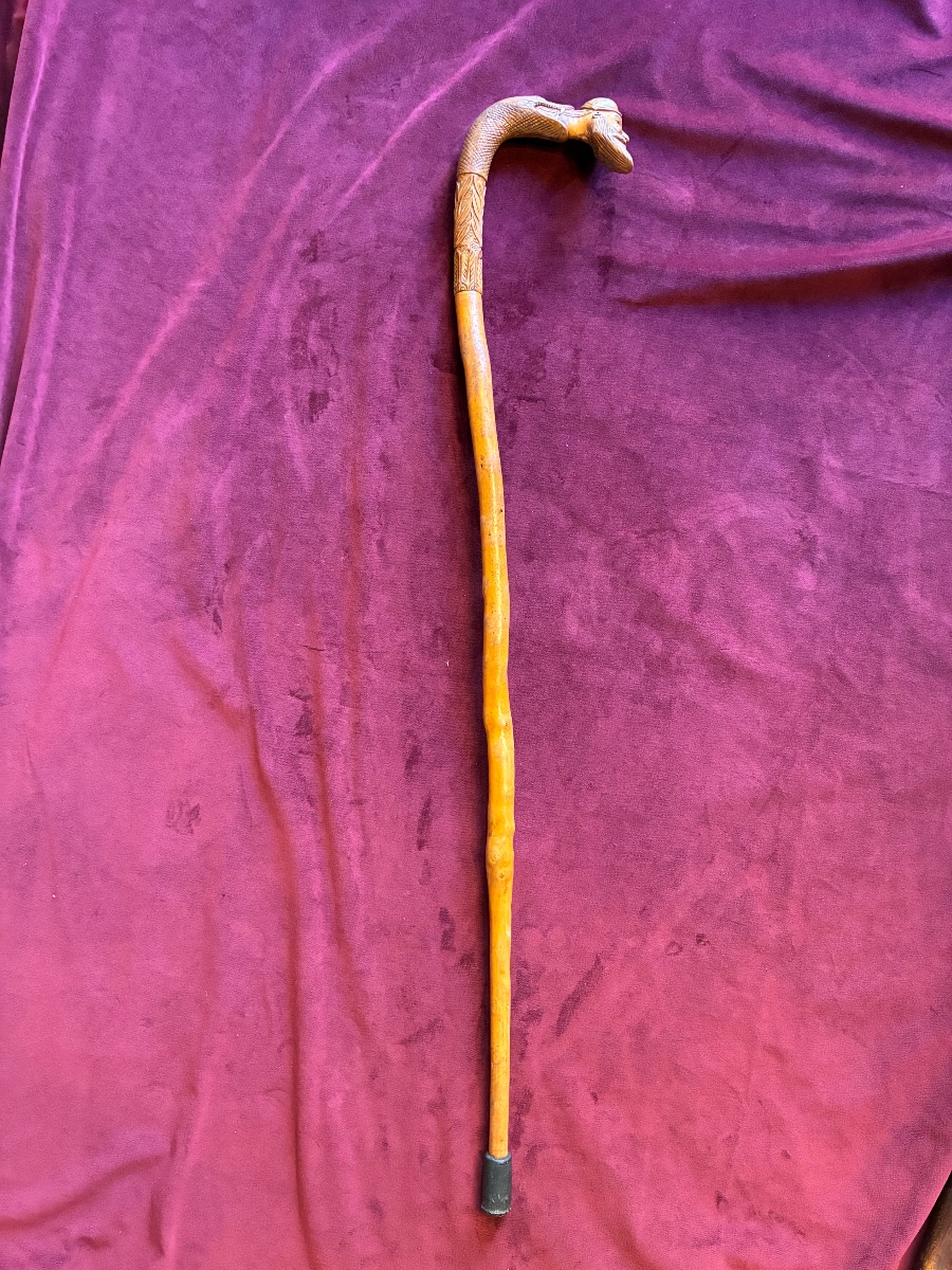 Single-piece Folk Art Walking Stick-photo-1