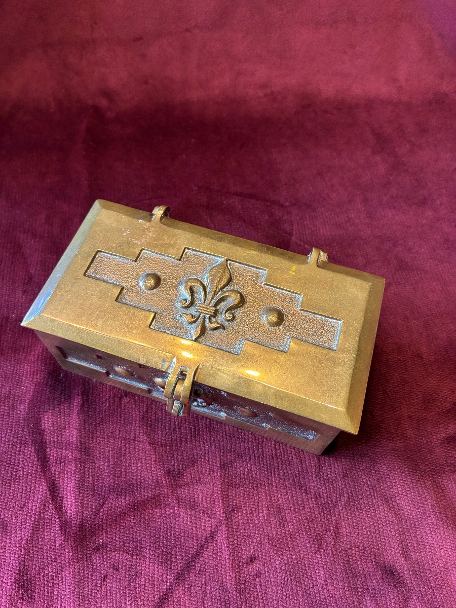 Small Bronze Chest, Late 19th Century -photo-2
