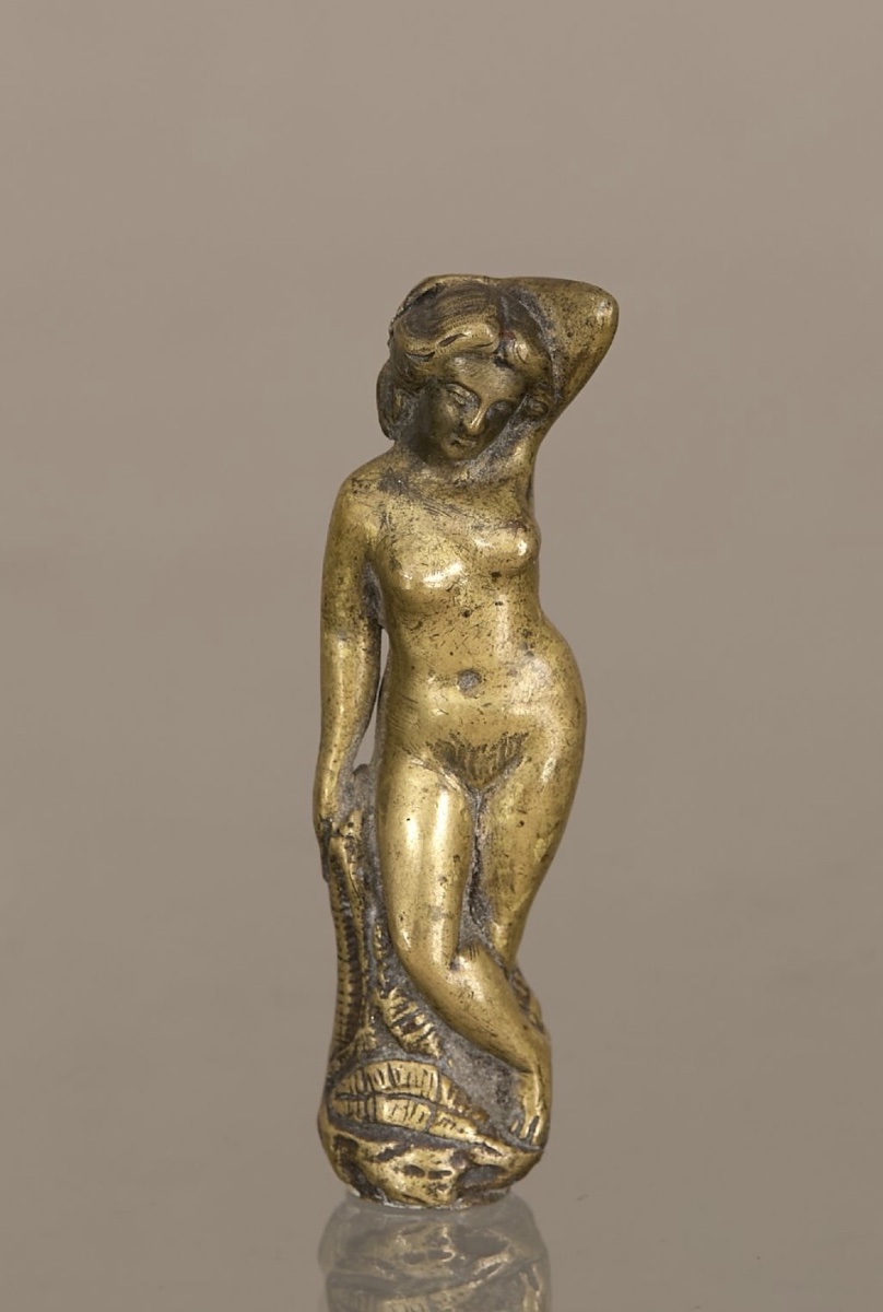 Seal Featuring A Standing Venus 