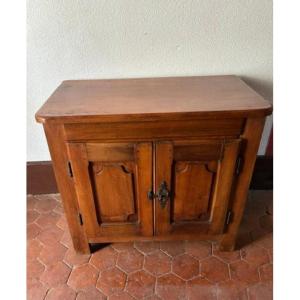 Small 18th Century Community Buffet