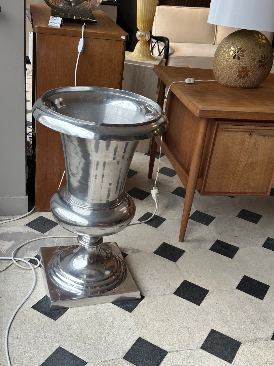 Grand vase Médicis année 70 en fonte d aluminium poli