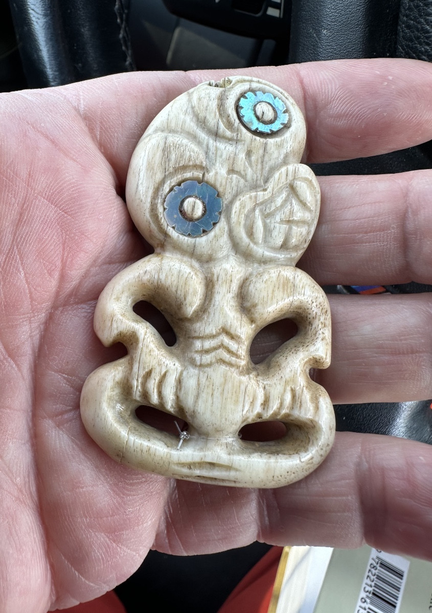 Pendentif Hei Tiki en os Maori Nouvelle -Zélande début du XXe siècle -photo-2