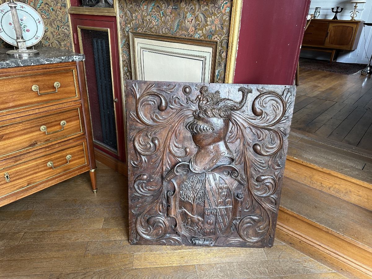 Coat Of Arms Sculpted In The Round, Early 17th Century, On A Walnut Panel-photo-2
