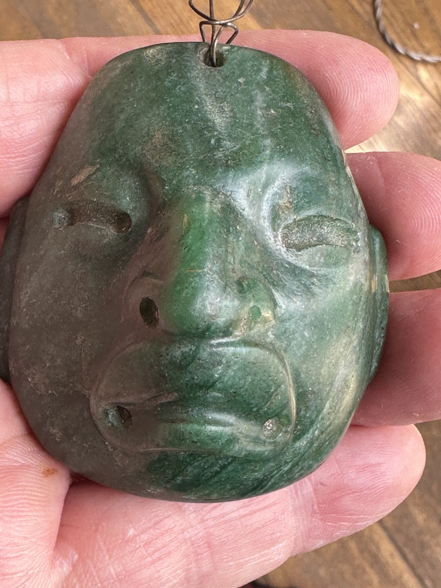 Masque pendentif Olméque  précolombien en jade 1150-500 av  J-C-photo-3