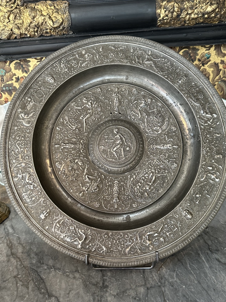 Plat de La Tempérance de François Biot 17eme