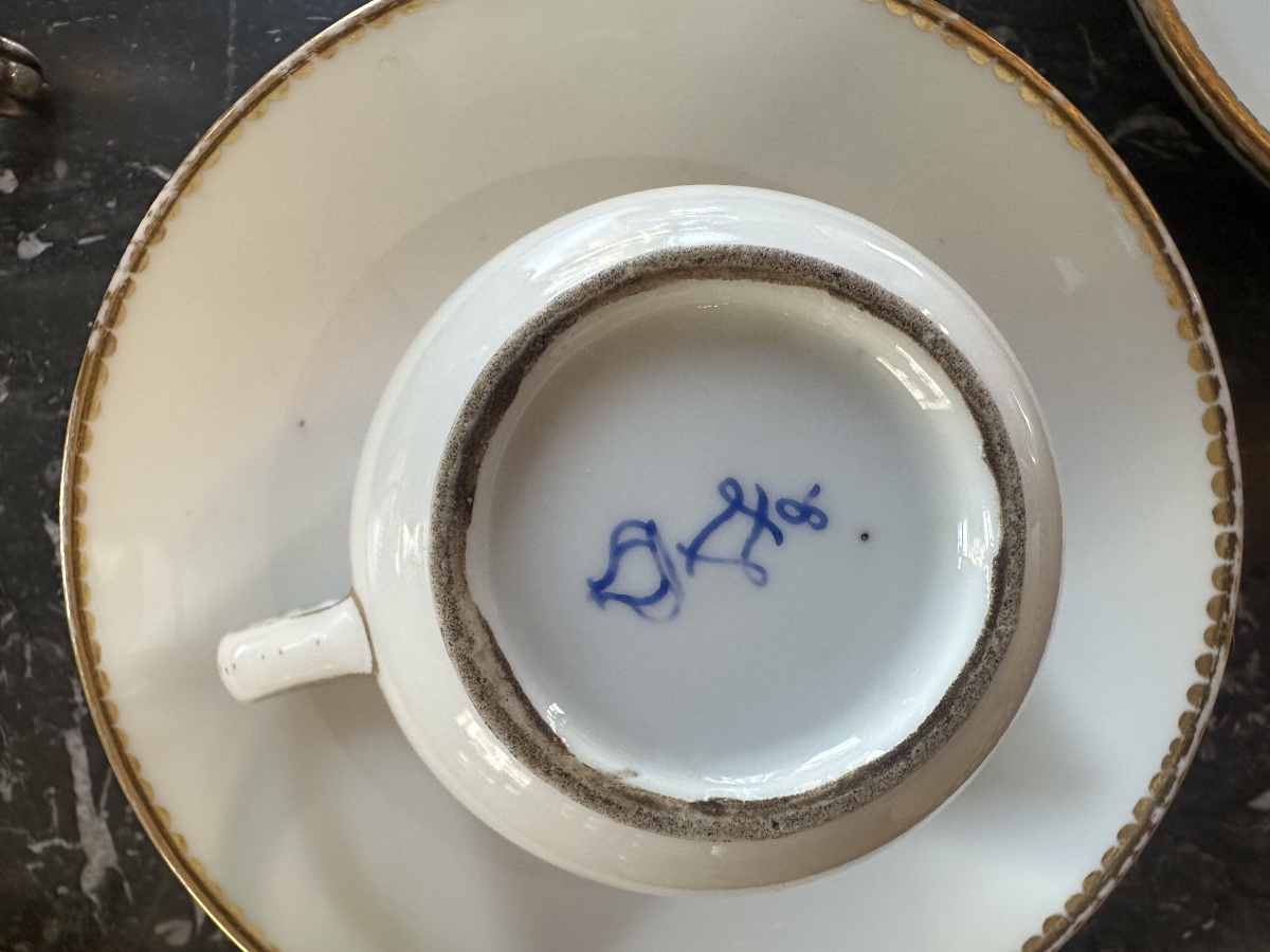 Paire de tasses et soucoupes pâtes tendres Sevres 18eme-photo-2