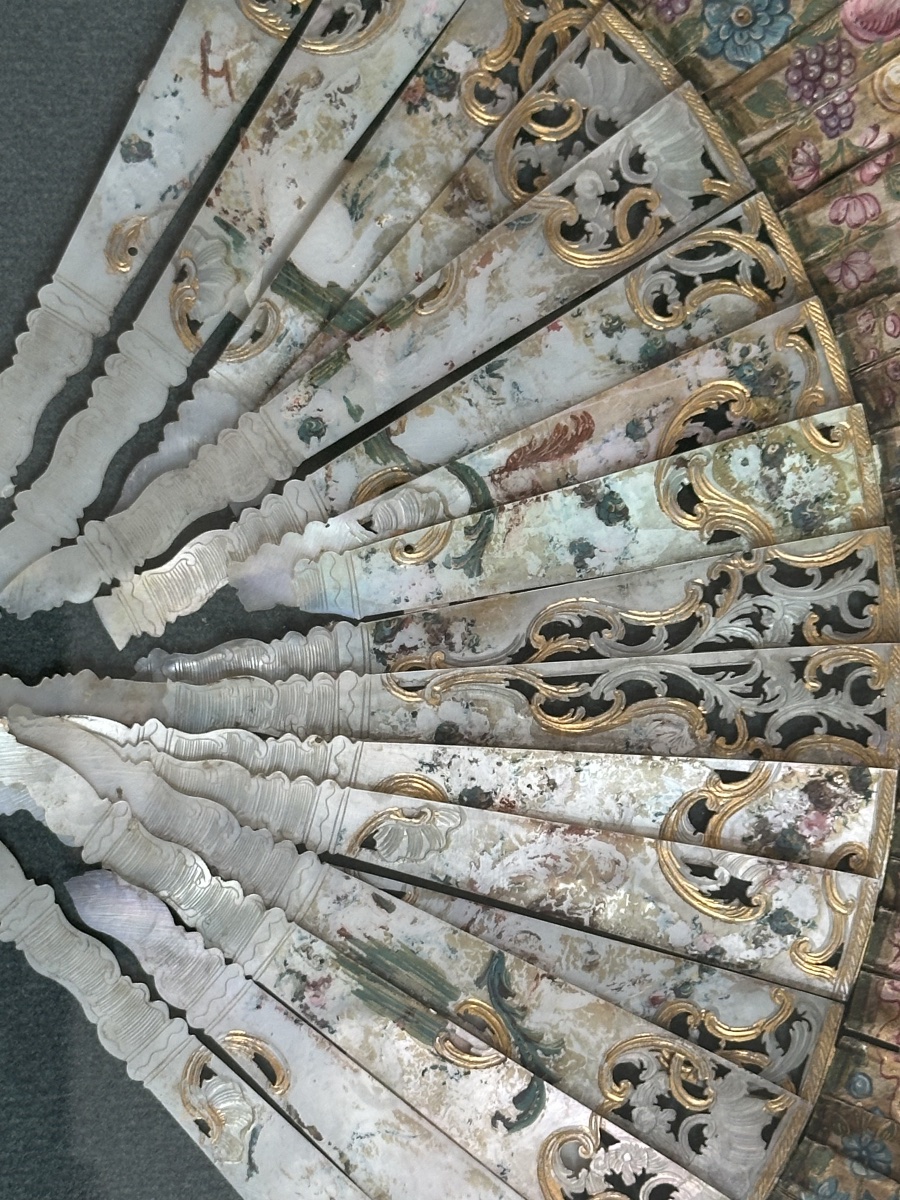 Framed 18th-century Collectible Fan -photo-1