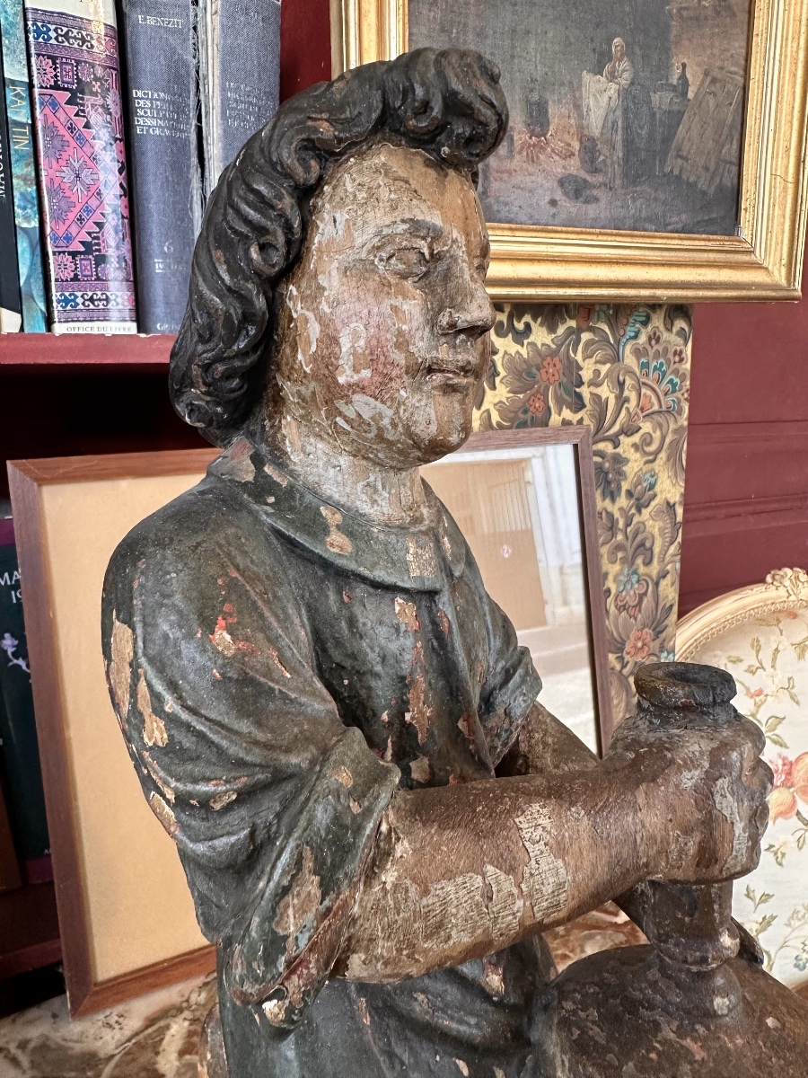 Ange agenouillé avec un flambeau 17eme siècle chêne polychrome -photo-3