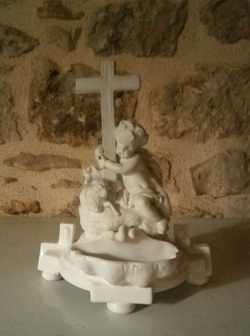 Bénitier En Porcelaine.